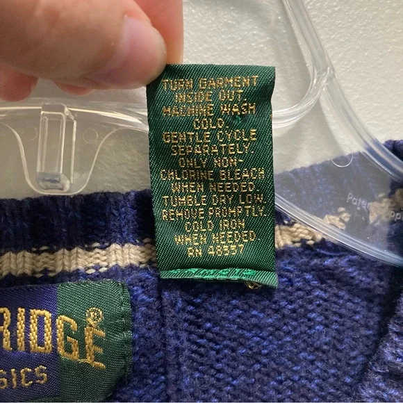 Vintage Cambridge Classics Men’s 100% Cotton V-Neck Knit Sweater - Picture 4 of 7